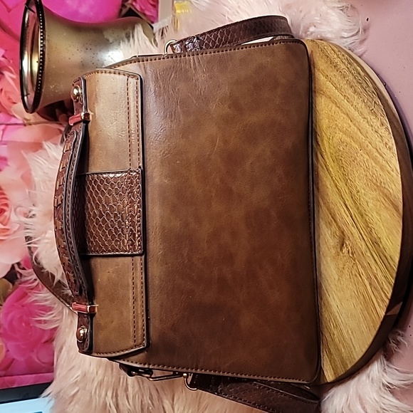 Est 1946 Ladies Handbag - Picture 3 of 4